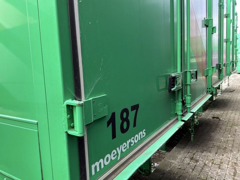Moeyersons' Interchangeable Container