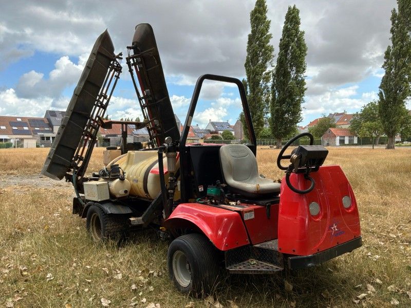 Smithco Spraystar 1750 self-propelled field sprayer (in need of repair)