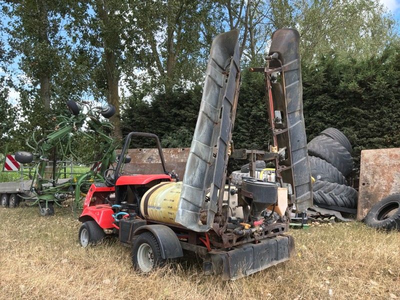 Smithco Spraystar 1750 self-propelled field sprayer (in need of repair)