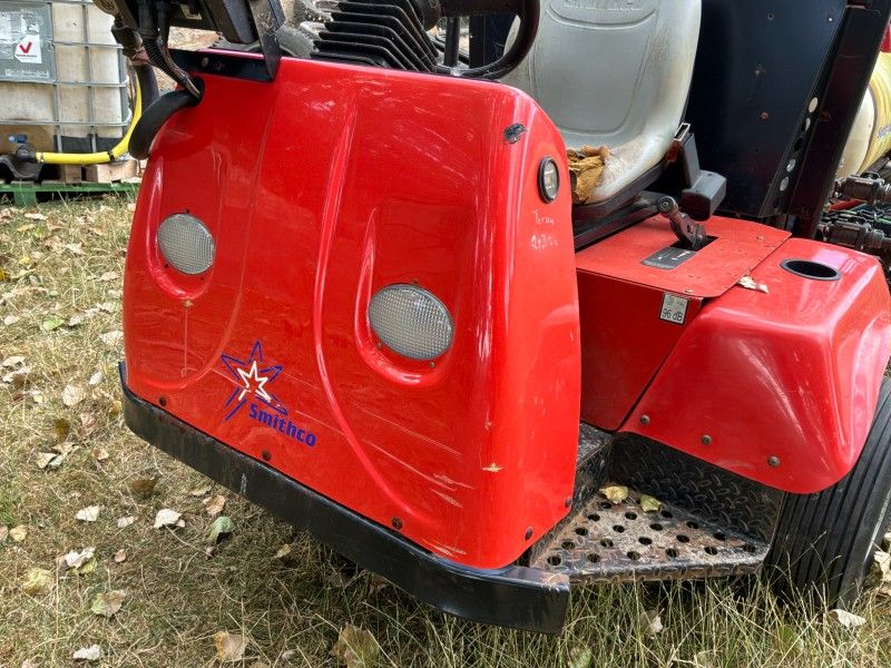 Smithco Spraystar 1750 self-propelled field sprayer (in need of repair)