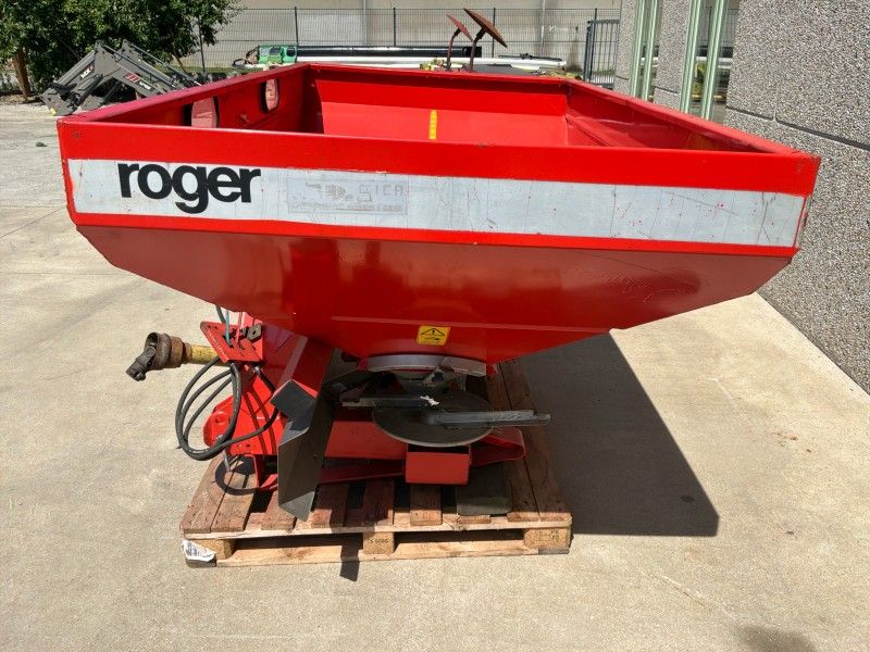 2002 Roger Fertil Pro – gebrauchter Düngerstreuer