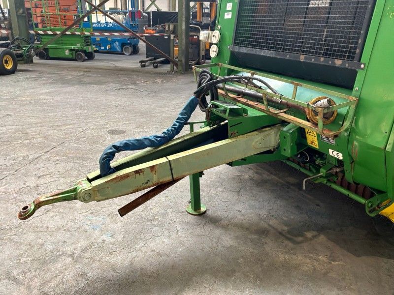1997 John Deere 590 Trailed Round Baler