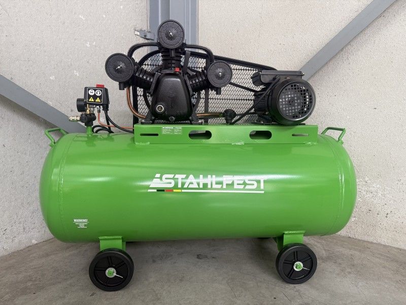 Stahlfest 200-Liter-3-Zylinder-Kolbenkompressor