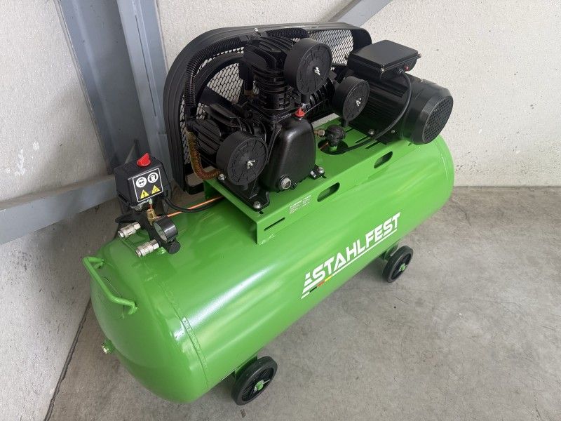 Stahlfest 200-Liter-3-Zylinder-Kolbenkompressor