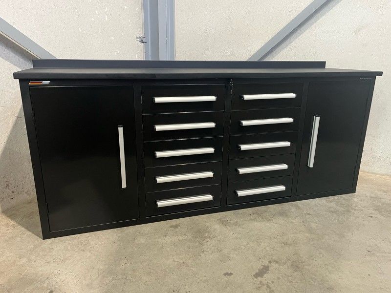 Metall-Werkbank mit 10 Schubladen