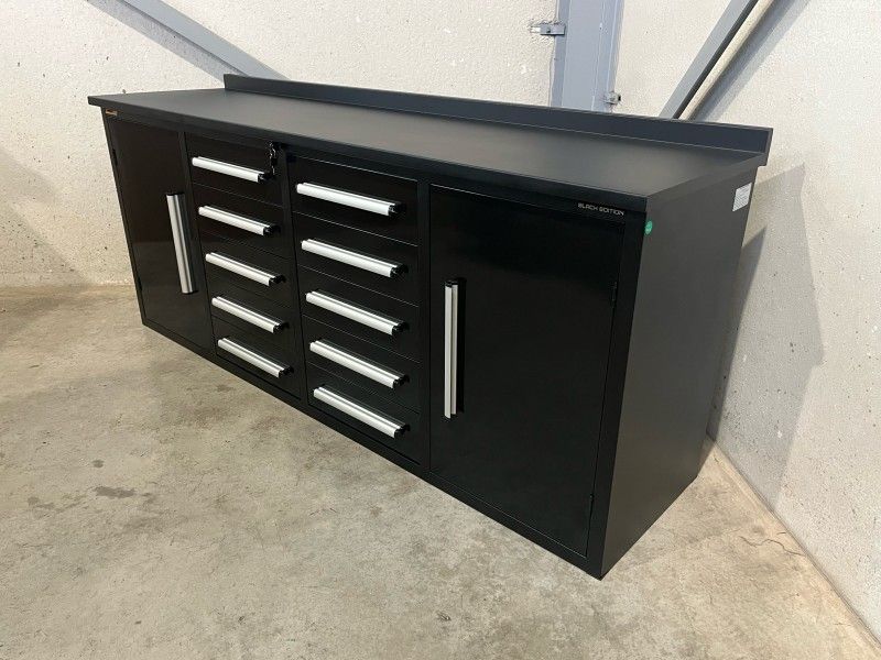 Metall-Werkbank mit 10 Schubladen
