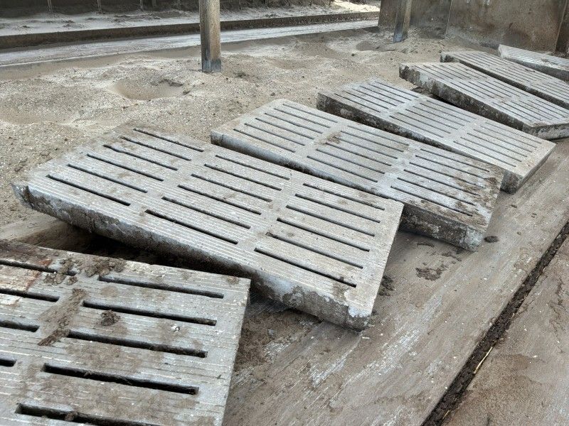 Concrete stable slats (26x)