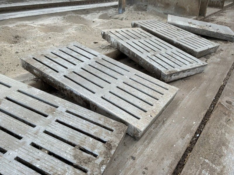 Concrete stable slats (26x)