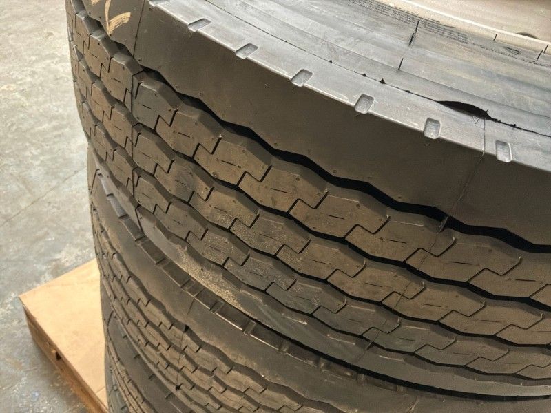 Petlas NH100 Progreen Vrachtwagenbanden (ongebruikt) (4x)