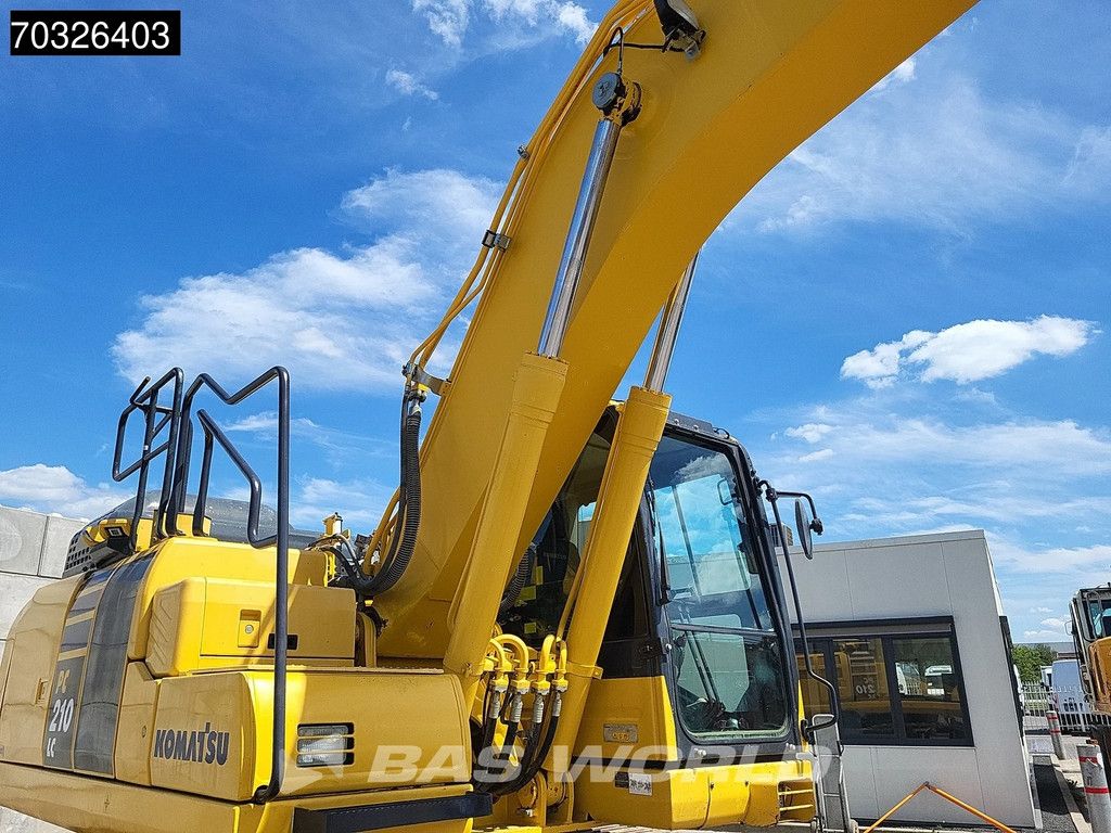 Komatsu PC210 LC-11