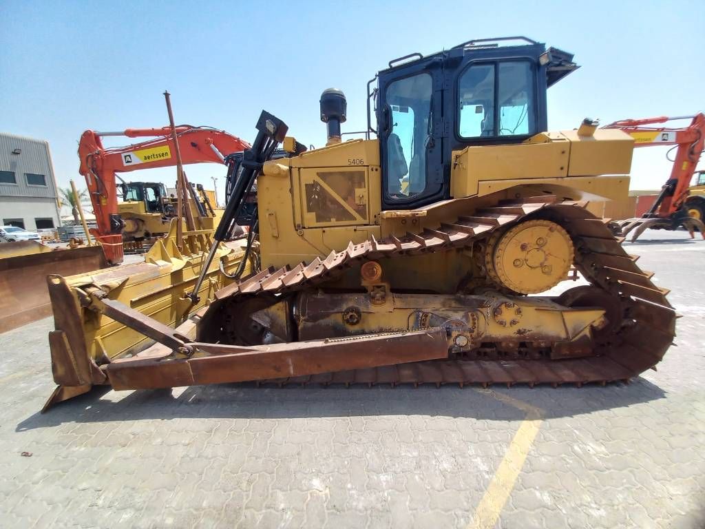 CAT D6R LGP (EXW - Abu Dhabi)