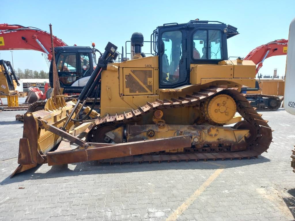 CAT D6R LGP (EXW - Abu Dhabi)