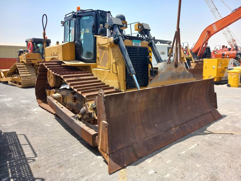 CAT D6R LGP (EXW - Abu Dhabi)
