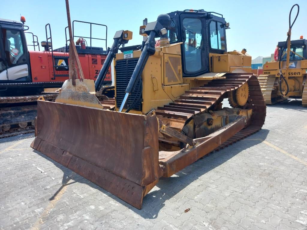 CAT D6R LGP (EXW - Abu Dhabi)