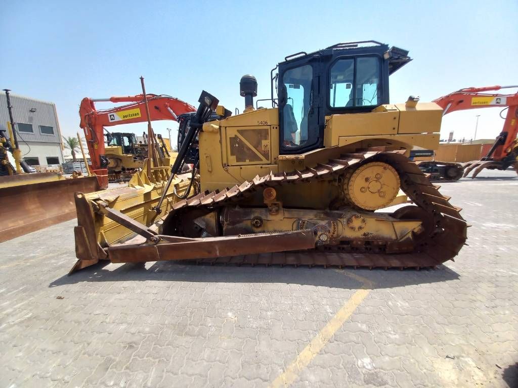 CAT D6R LGP (EXW - Abu Dhabi)