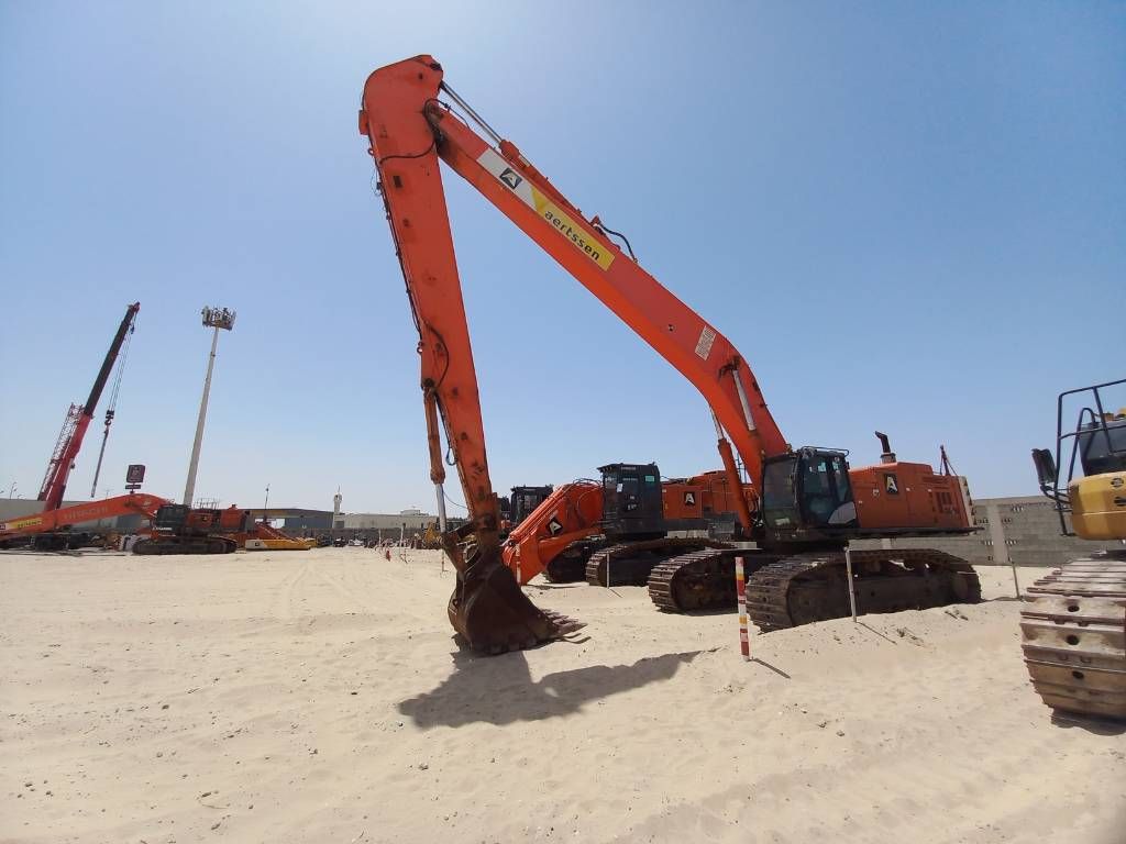 Hitachi ZX870-5G 21m (EXW - Saudi Arabia)
