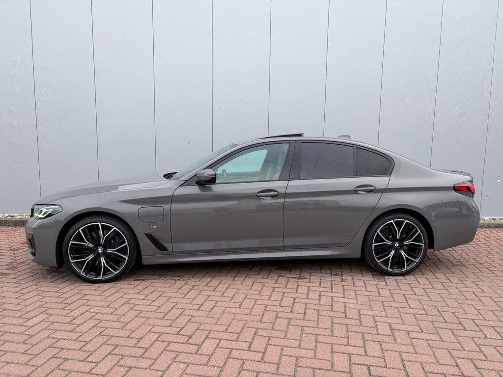 Pkw BMW 545E xDrive Hybrid 286 PS 2021