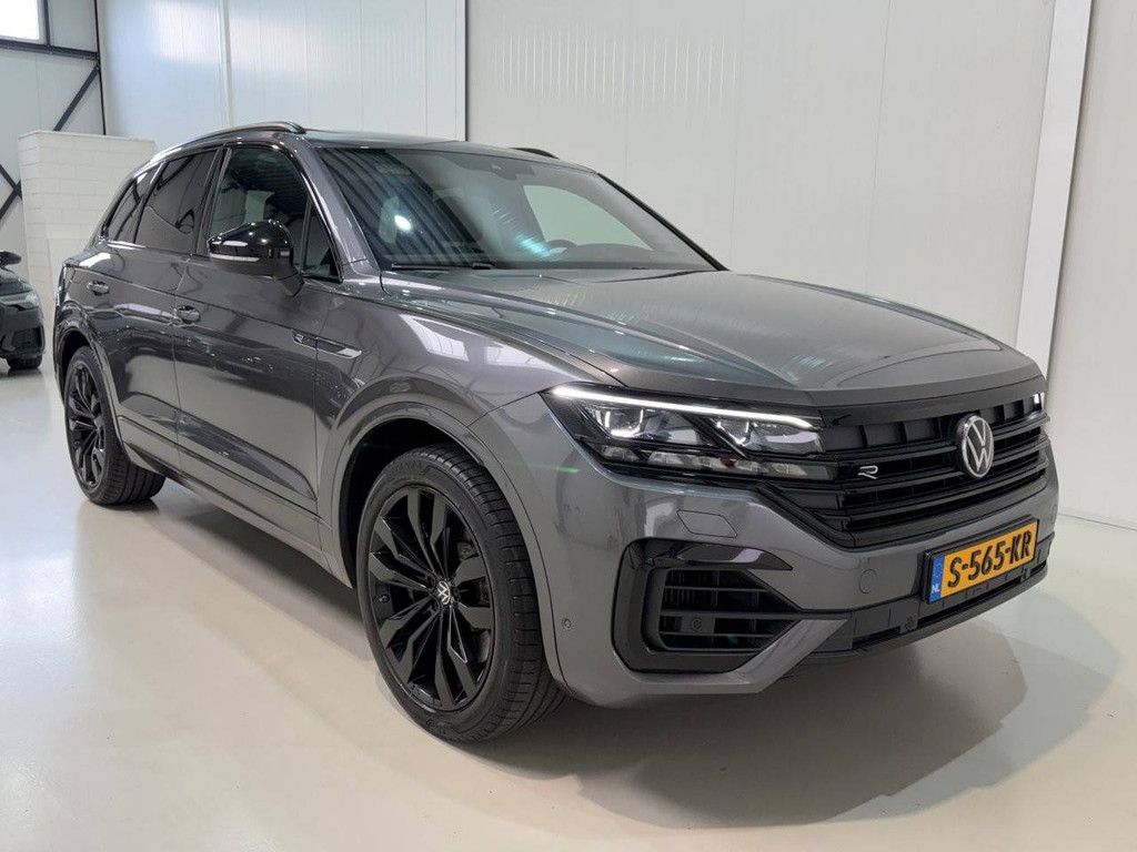 SUV Volkswagen Touareg R 3.0 TSI 4Motion R0line E-Hybrid 462 PS 2020