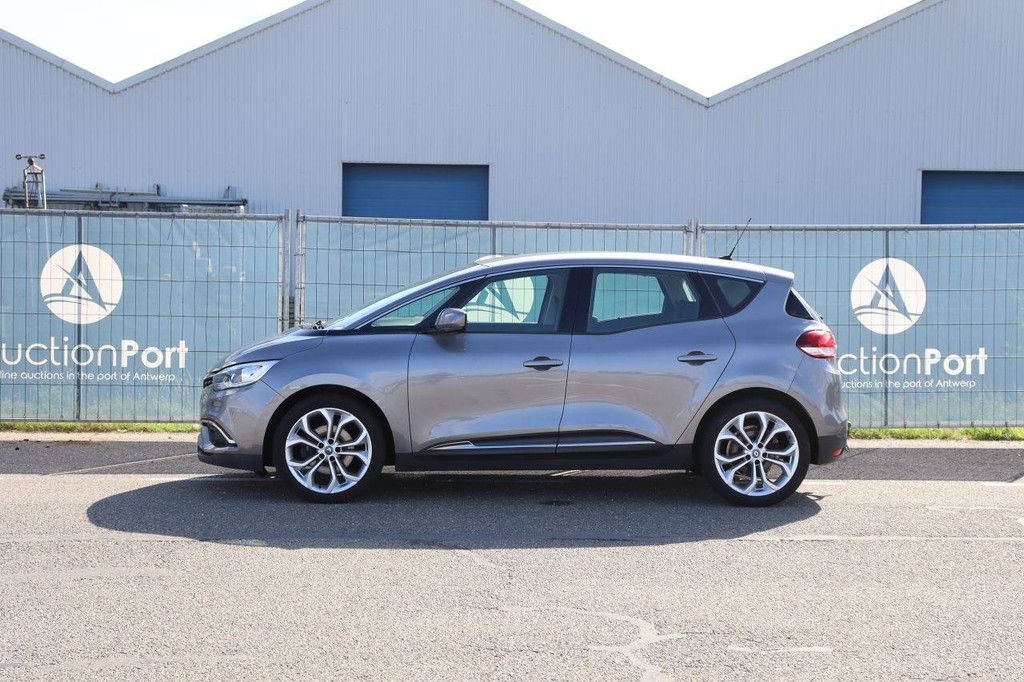 Personenauto Renault Scenic Benzine 140pk 2018