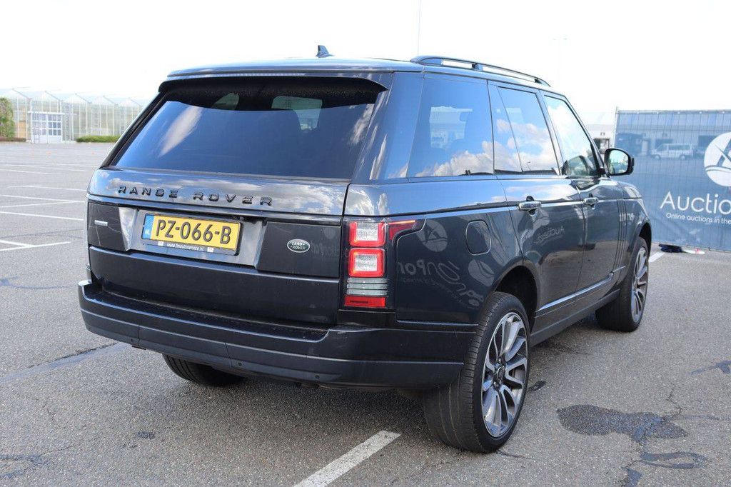 SUV Land Rover Range Rover Diesel 259 PS 2015