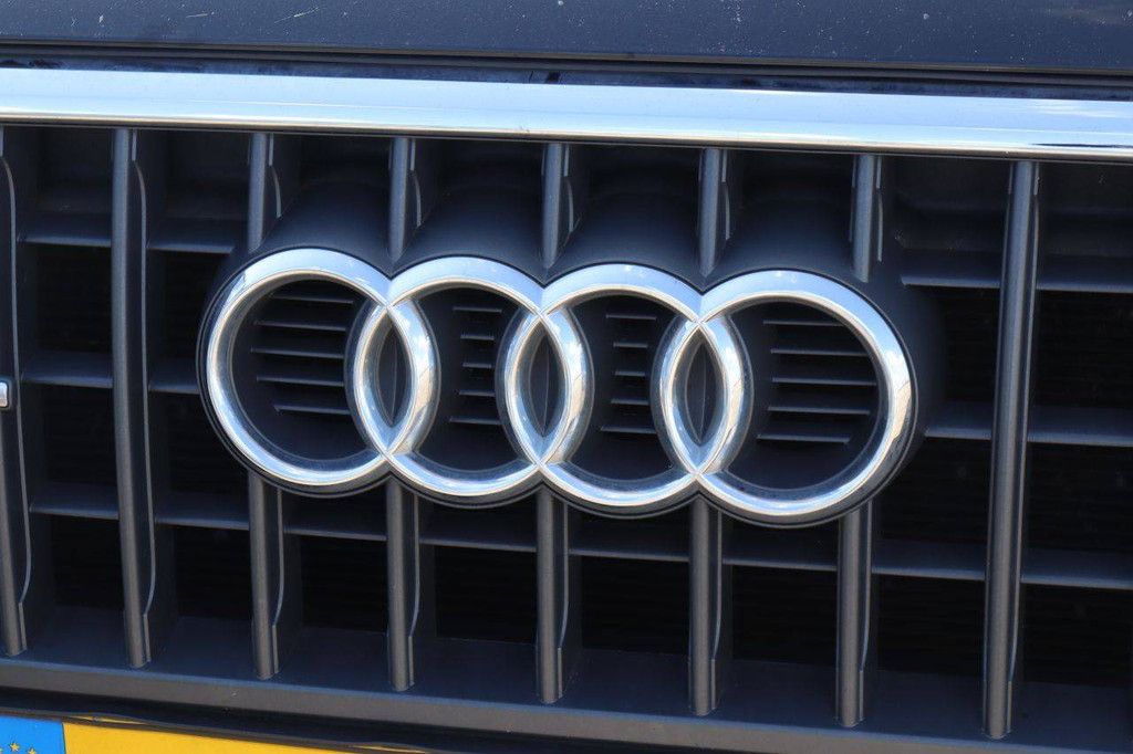 SUV Audi Q3 Pro Line Petrol 170hp 2012