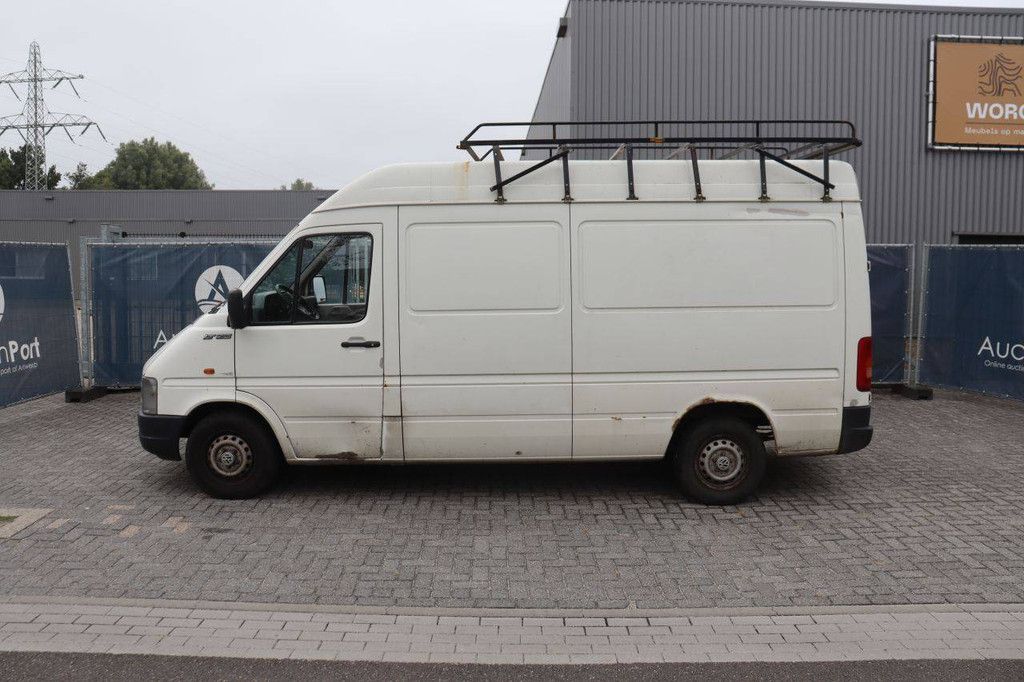 Volkswagen LT35A Diesel Van 109 PS 2001