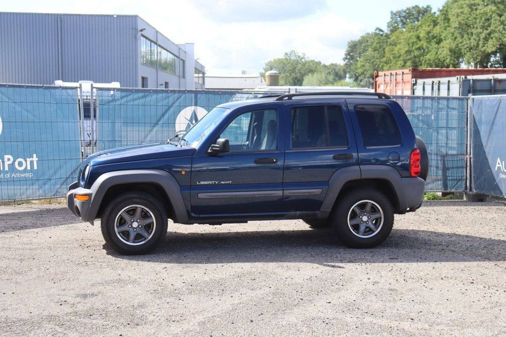SUV Jeep Liberty Sport Benzin 150 PS 2004