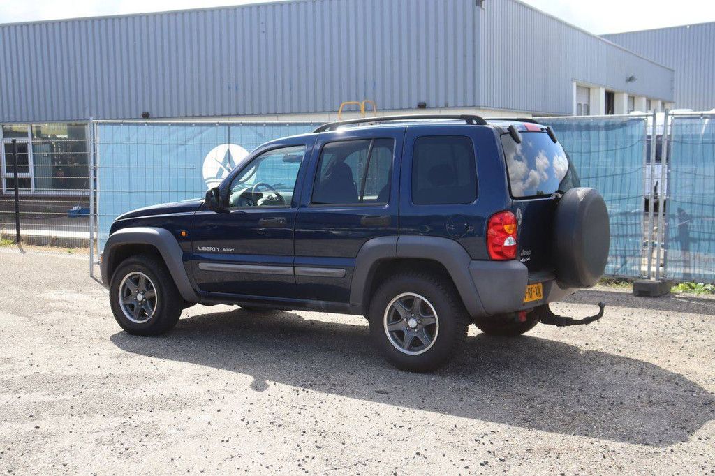 SUV Jeep Liberty Sport Benzin 150 PS 2004