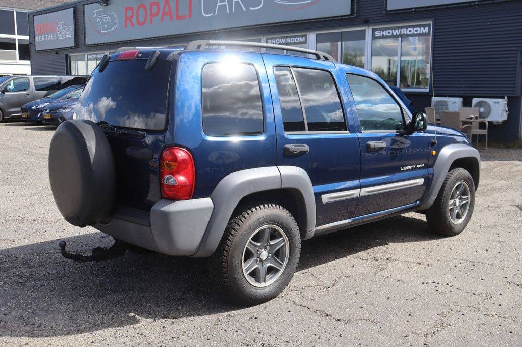 SUV Jeep Liberty Sport Benzin 150 PS 2004