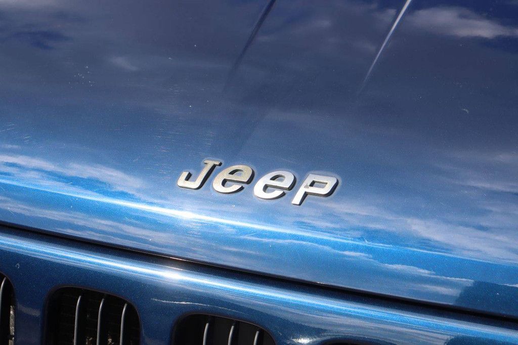 SUV Jeep Liberty Sport Benzin 150 PS 2004