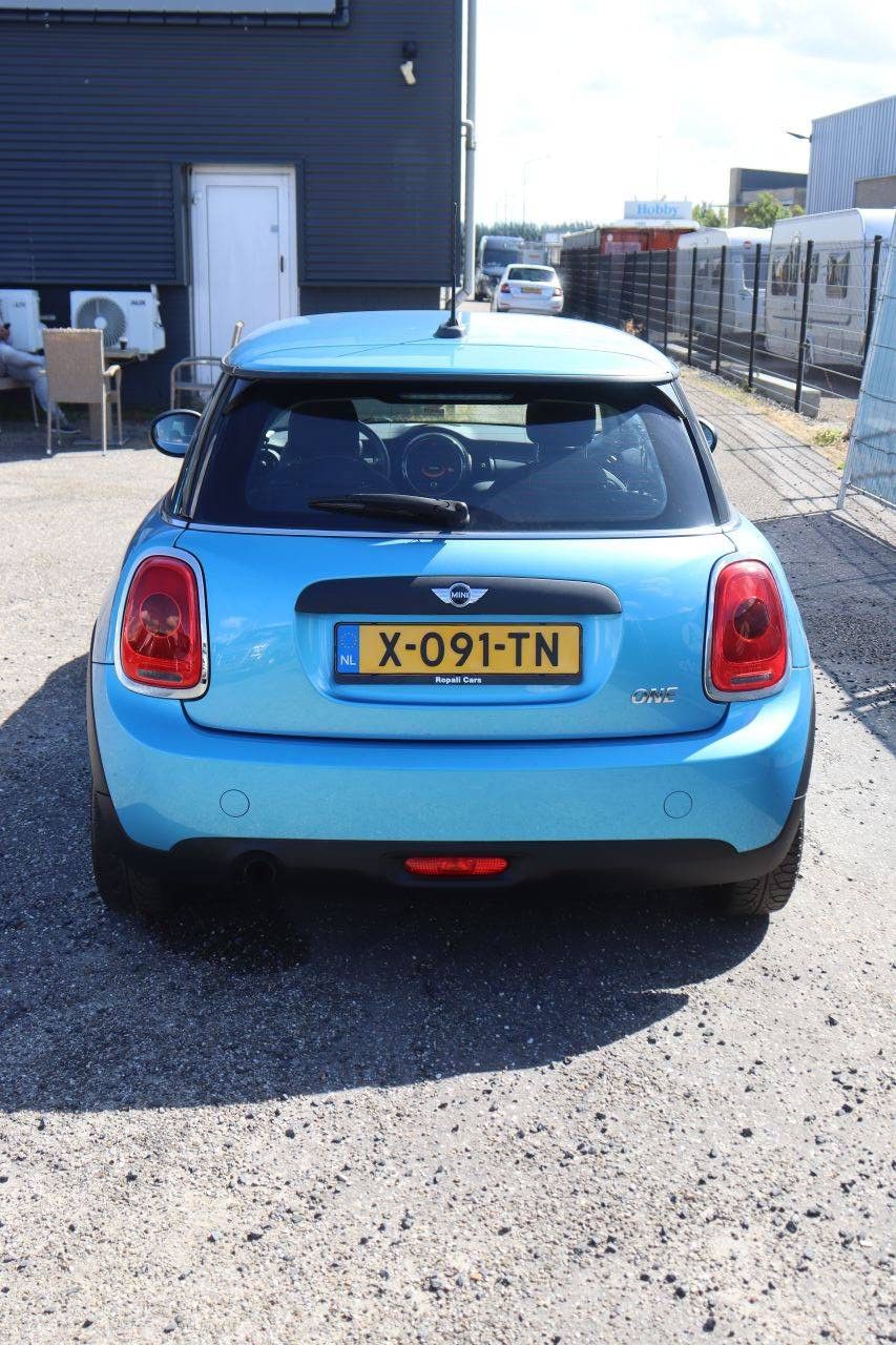 Passenger car Mini One Petrol 75hp 2017