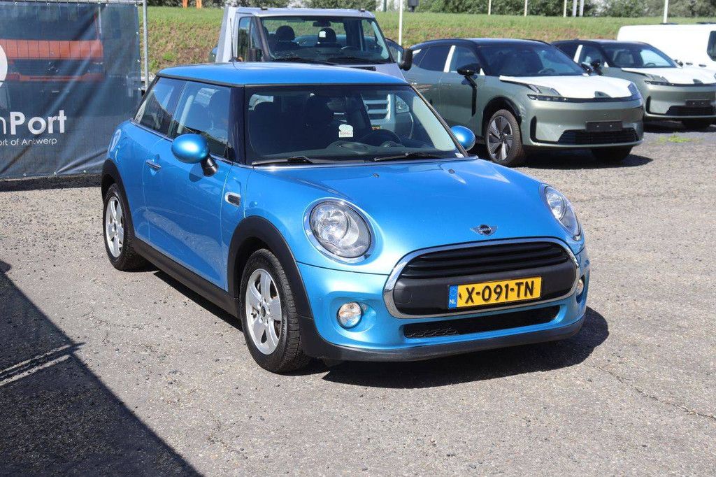 Passenger car Mini One Petrol 75hp 2017