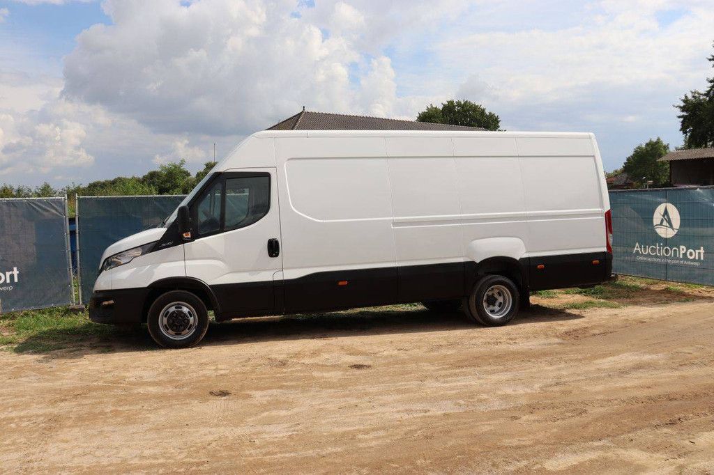 Iveco 35C14 Diesel-Transporter 136 PS 2022