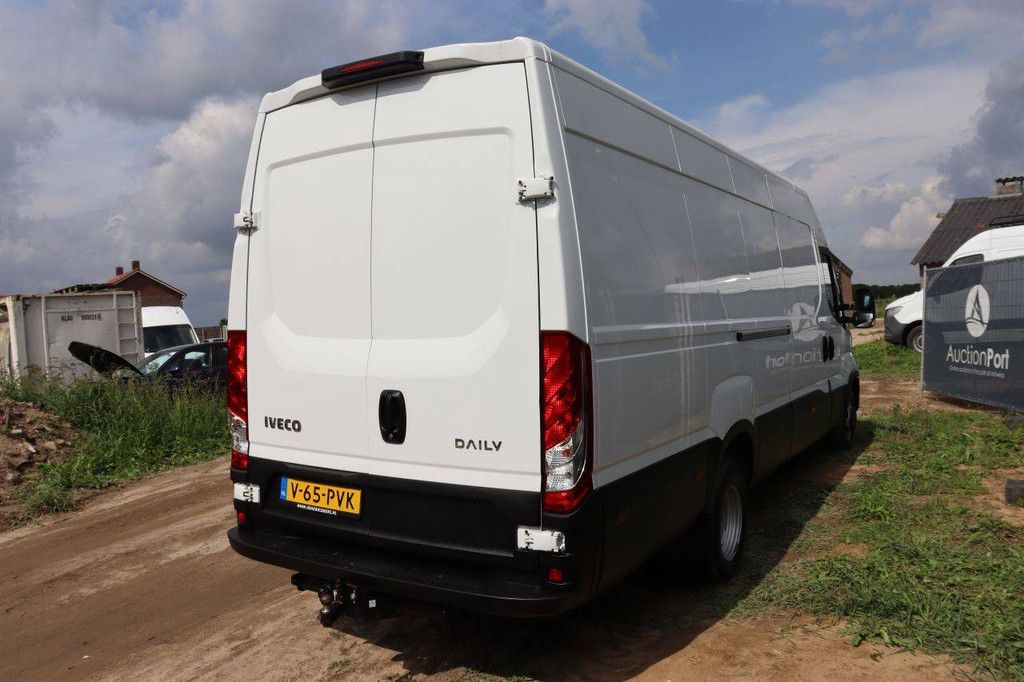 Iveco 35C14 Diesel-Transporter 136 PS 2022