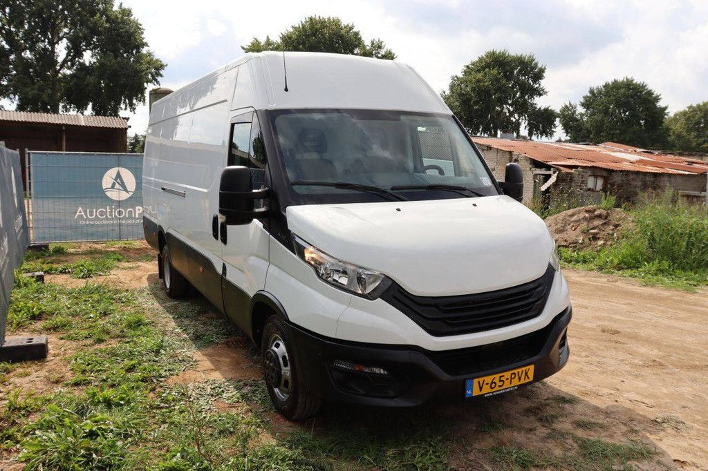 Iveco 35C14 Diesel-Transporter 136 PS 2022