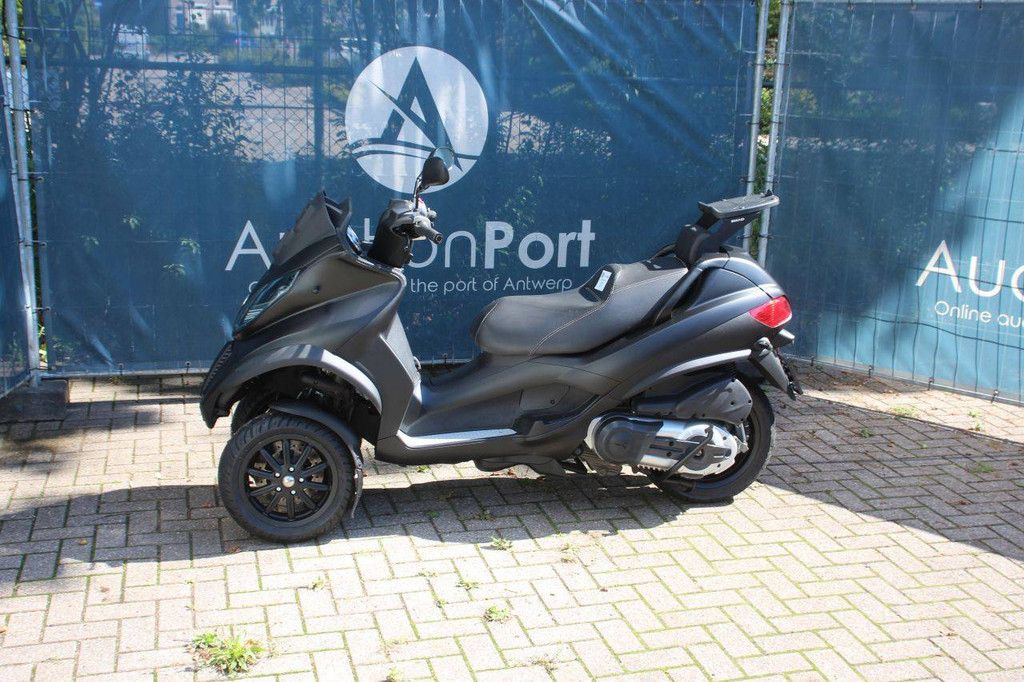 Roller Piaggio MP3 500 LT Benzin 40 PS 2013