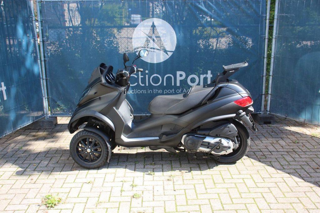 Roller Piaggio MP3 500 LT Benzin 40 PS 2013
