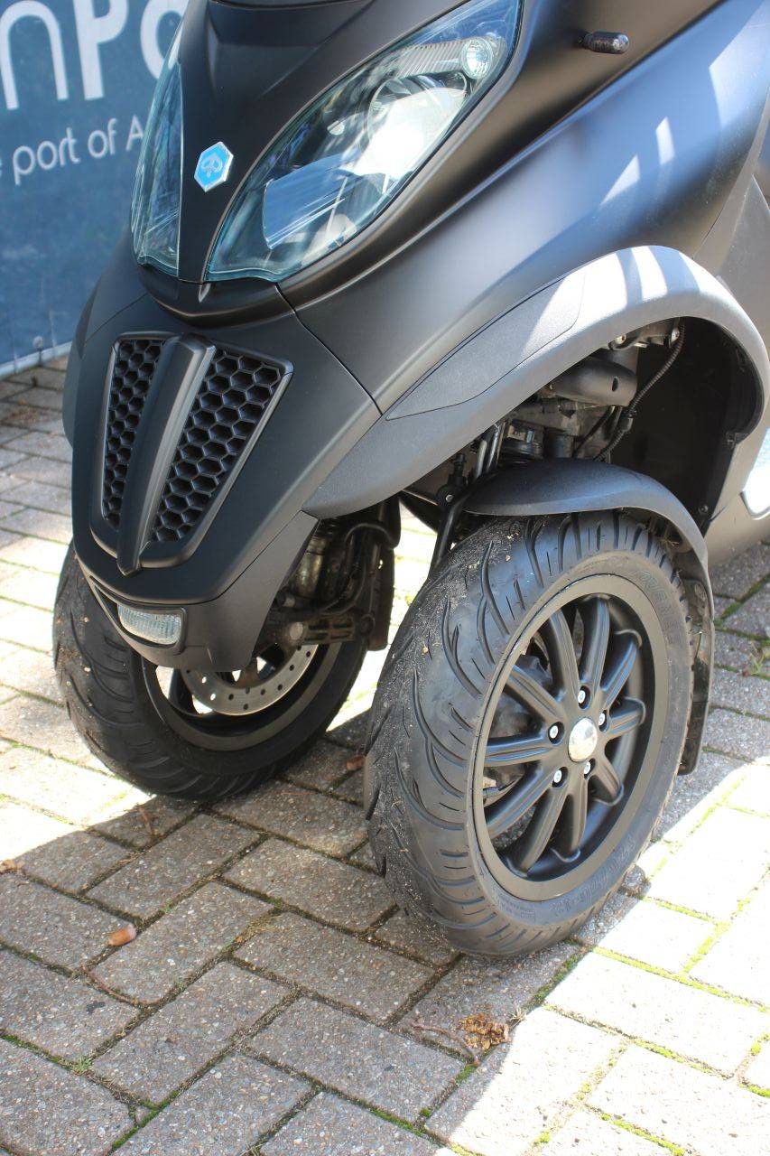 Roller Piaggio MP3 500 LT Benzin 40 PS 2013