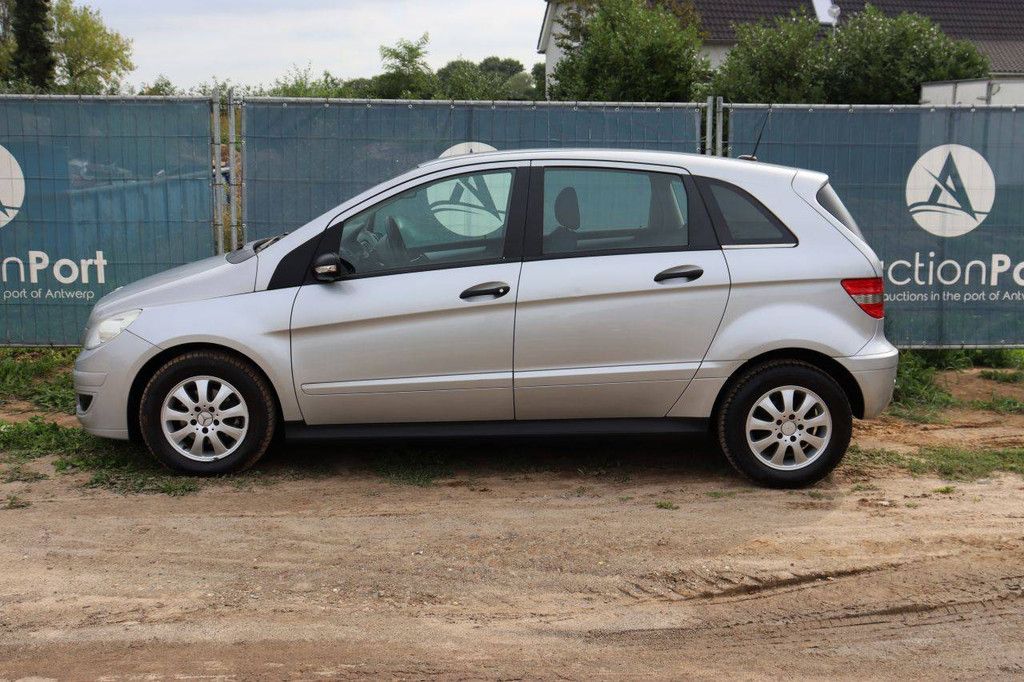 Passenger car Mercedes-Benz B170 Petrol 116hp 2007 (Margin)