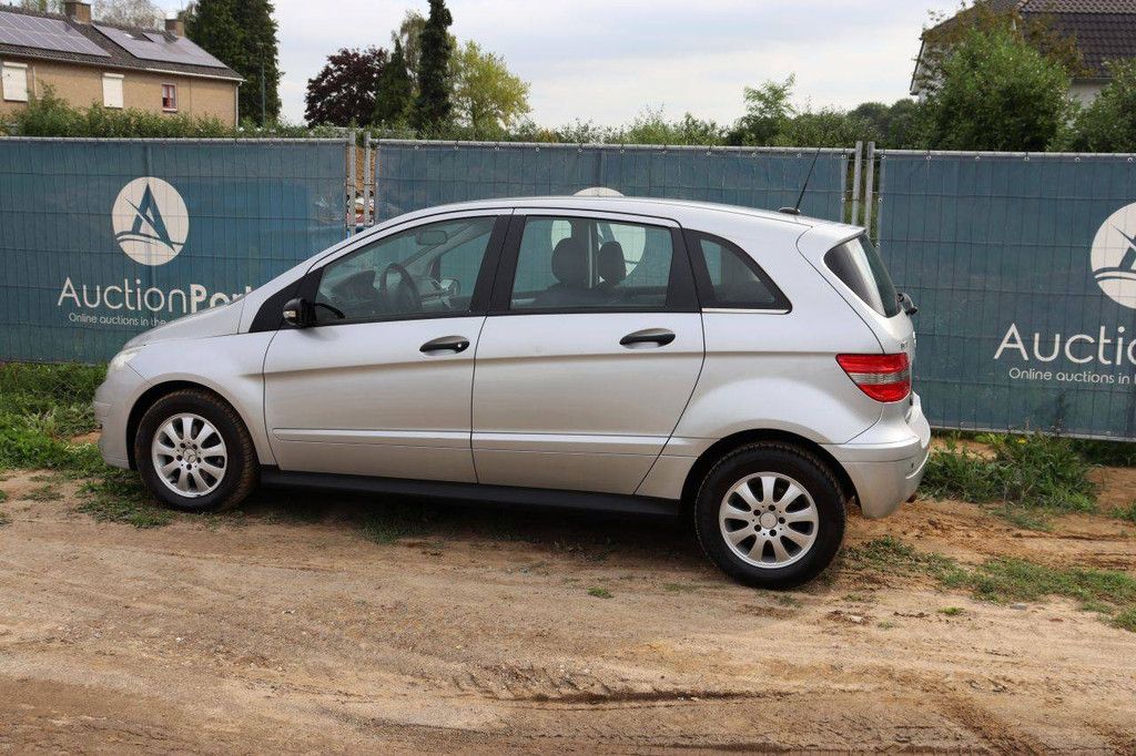 Passenger car Mercedes-Benz B170 Petrol 116hp 2007 (Margin)