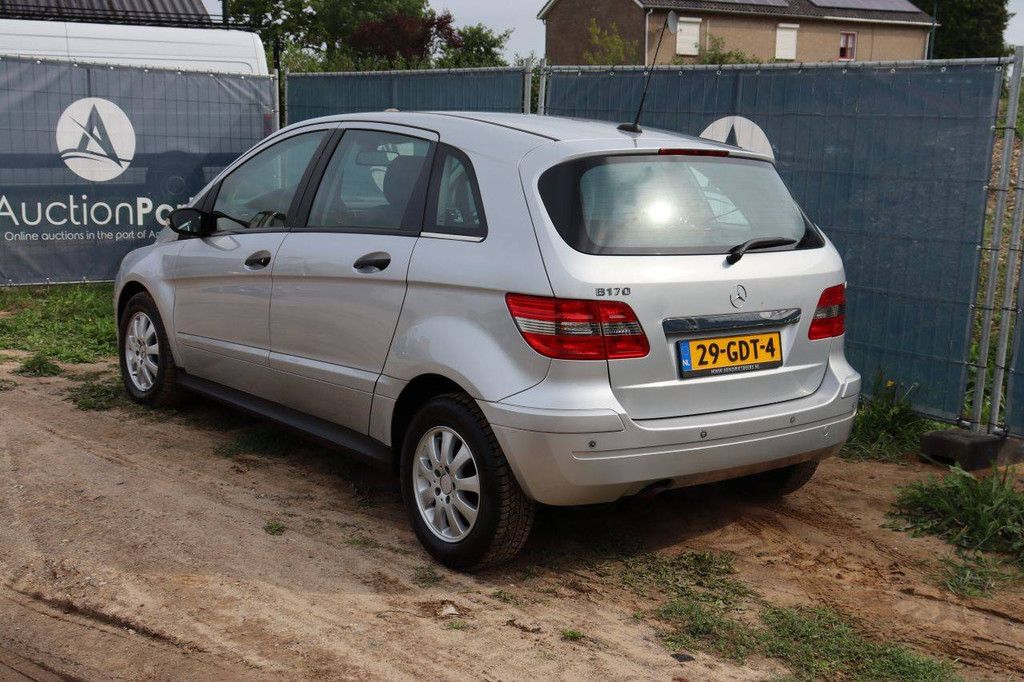 Passenger car Mercedes-Benz B170 Petrol 116hp 2007 (Margin)
