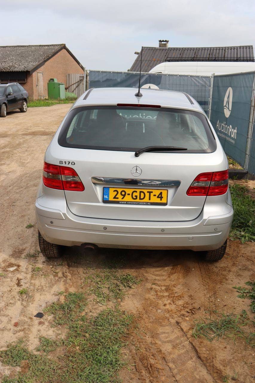 Passenger car Mercedes-Benz B170 Petrol 116hp 2007 (Margin)