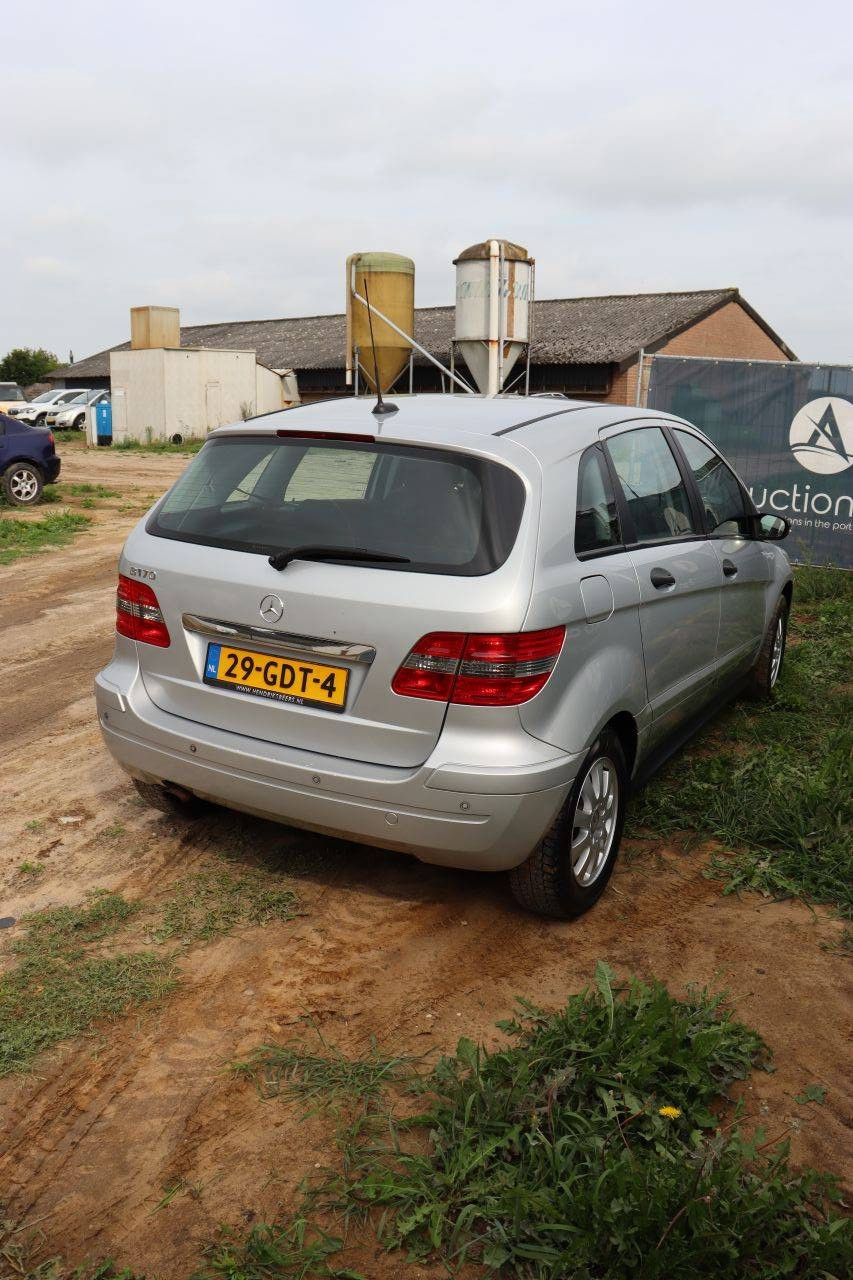 Passenger car Mercedes-Benz B170 Petrol 116hp 2007 (Margin)