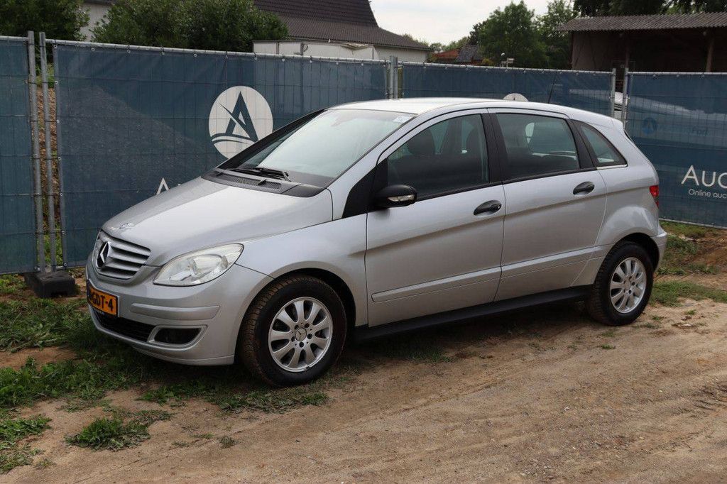Passenger car Mercedes-Benz B170 Petrol 116hp 2007 (Margin)