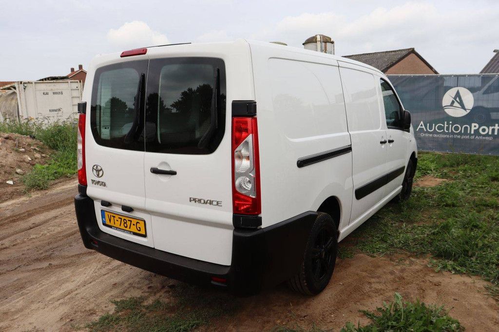 Toyota Proace Diesel 128 PS Van 2016
