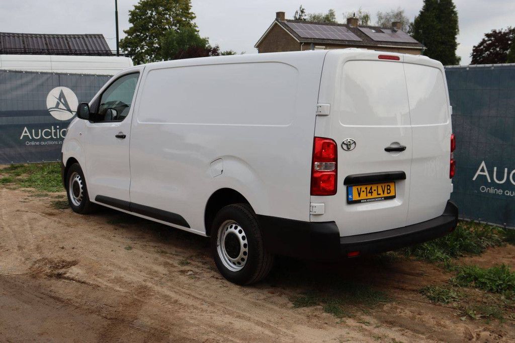 Toyota Proace Diesel Van 144 PS 2023
