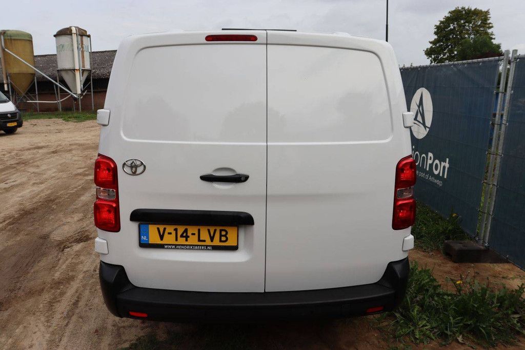 Toyota Proace Diesel Van 144 PS 2023