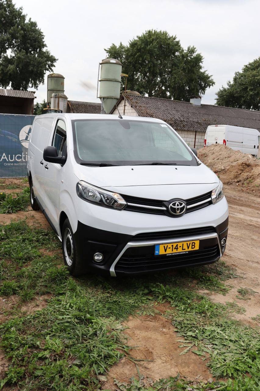 Toyota Proace Diesel Van 144 PS 2023