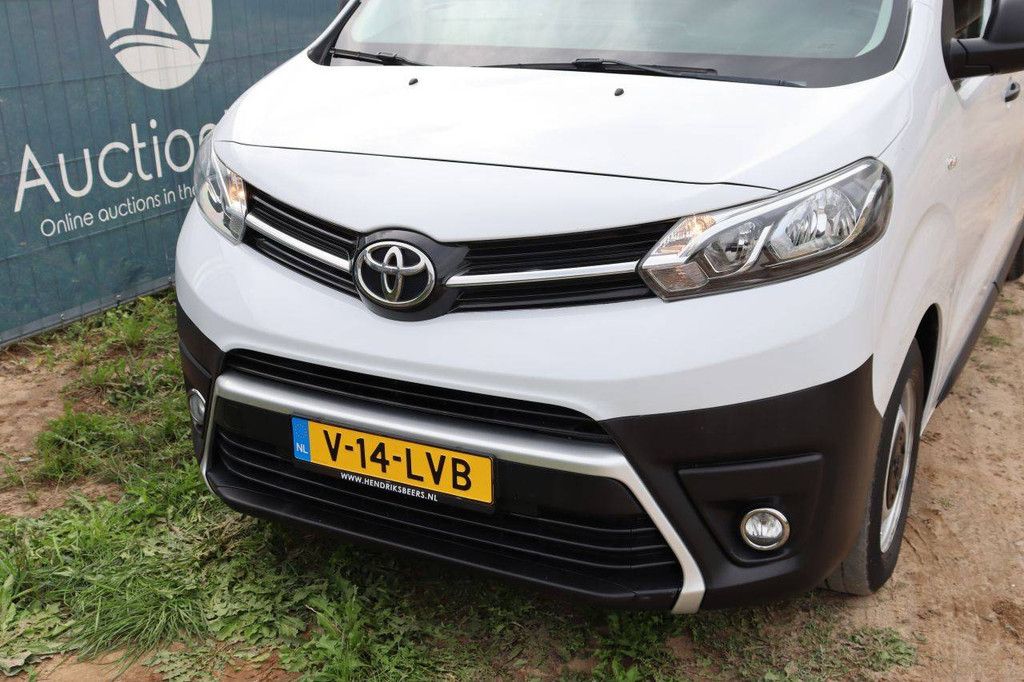 Toyota Proace Diesel Van 144 PS 2023