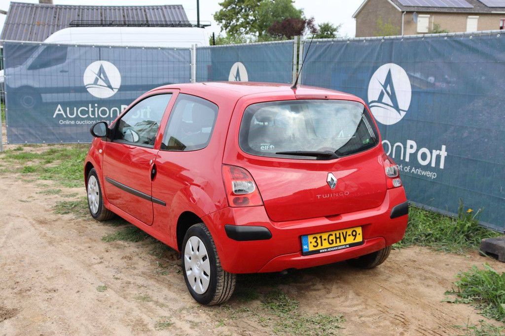 Pkw Renault Twingo Benzin 59 PS 2008 (Margin)